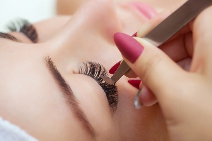 Applying Volume Eyelash Extensions