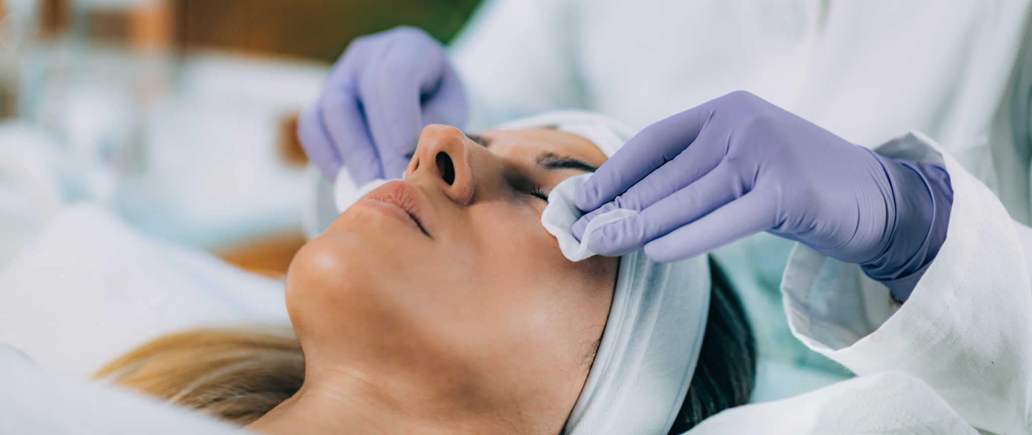 Clean eyebrows before applying eyebrow tint.