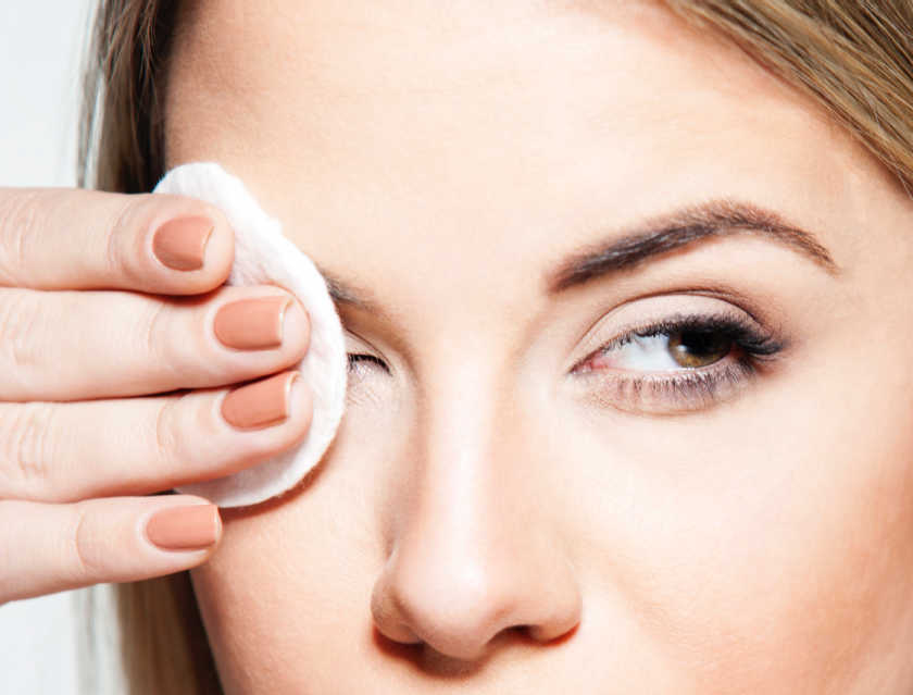Learn How to Remove False Eyelashes