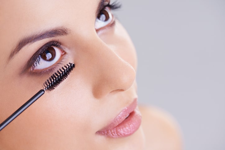 Woman with light weight eyelash extensions